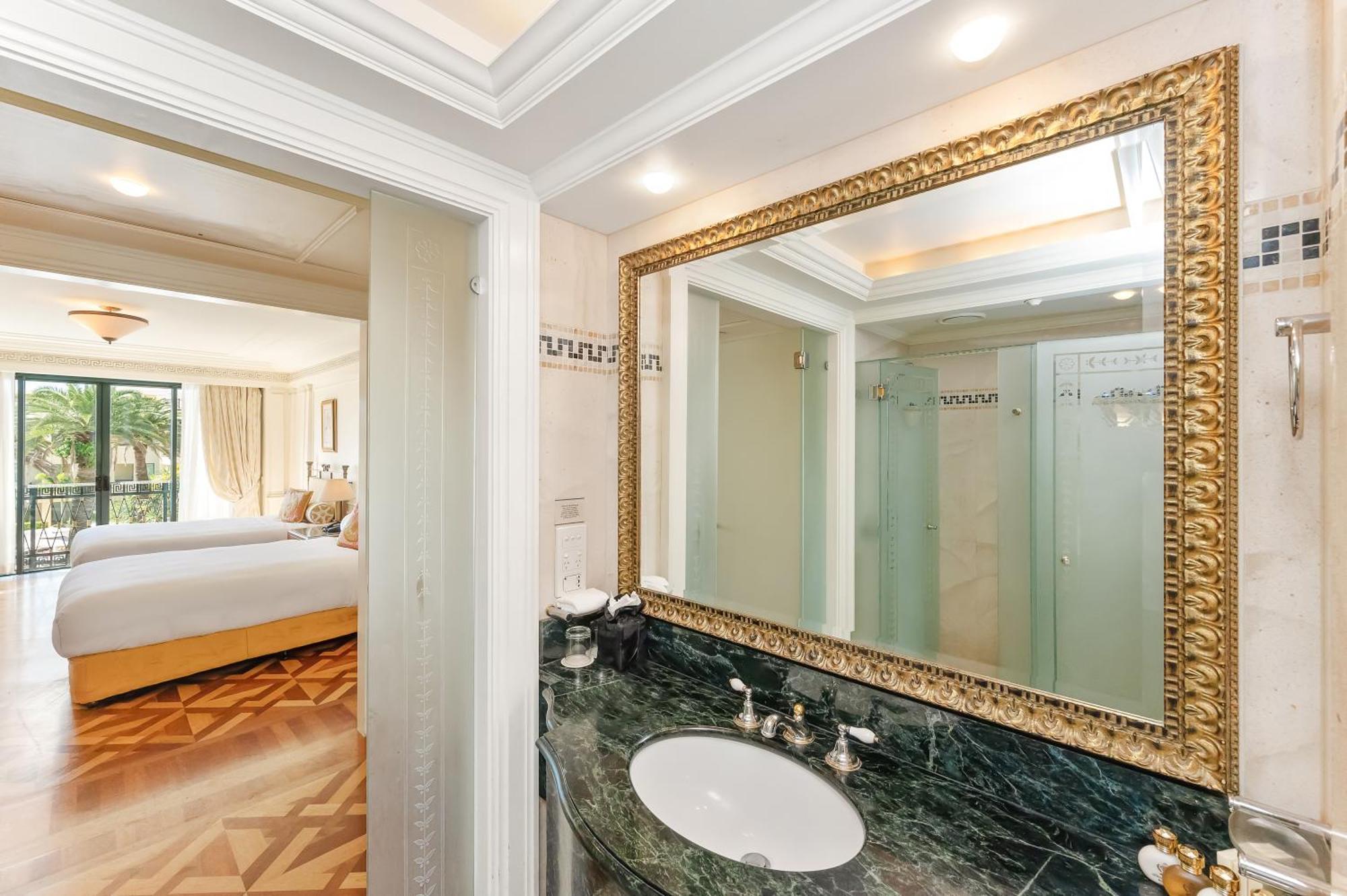 Imperial 5* Gold Coast